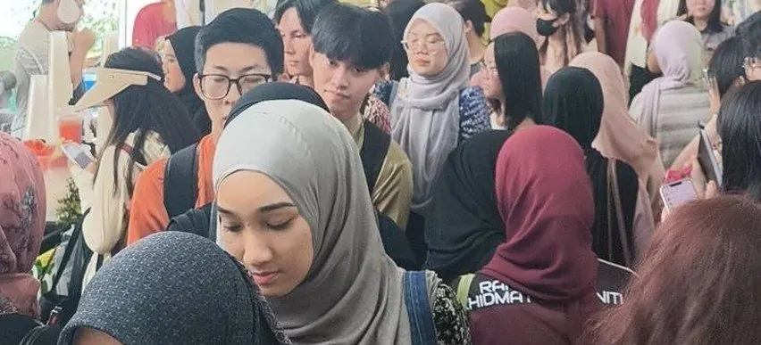 Pengunjung pelajar di tapak